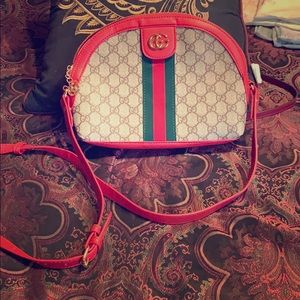 Knock off Gucci bag, very realistic looking